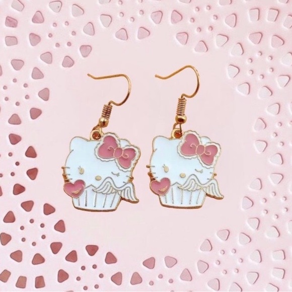 Hello Kitty angel earrings - Picture 1 of 2